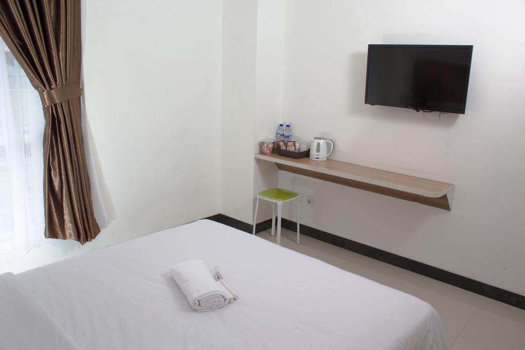 Hotel Royal Manado Exterior photo