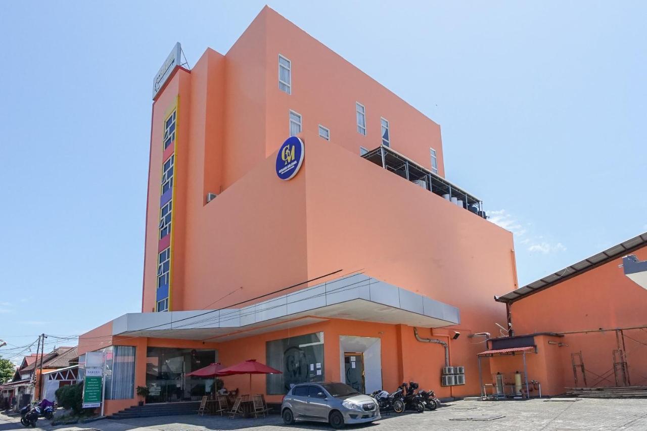 Hotel Royal Manado Exterior photo