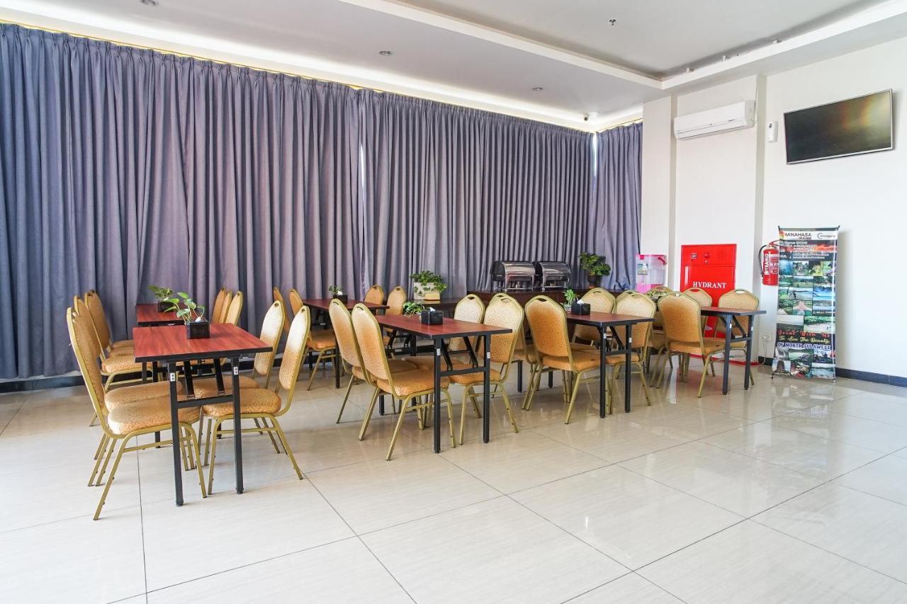 Hotel Royal Manado Exterior photo